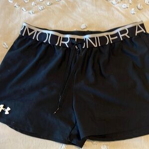 Under Armor black shorts size medium